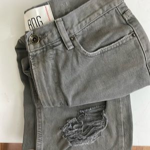 Slim fit, distressed, paint splatter jeans